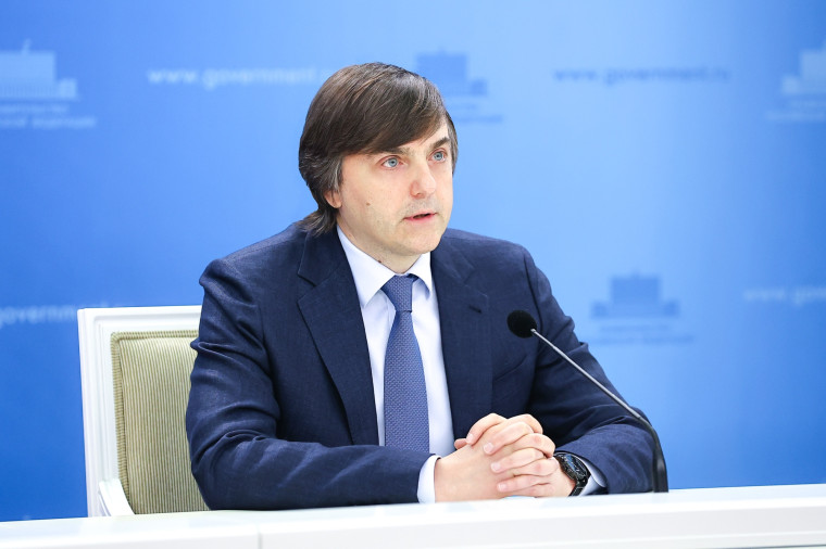 Брифинг Министра просвещения РФ Сергей Кравцова по итогам 2024-2025 учебного года.